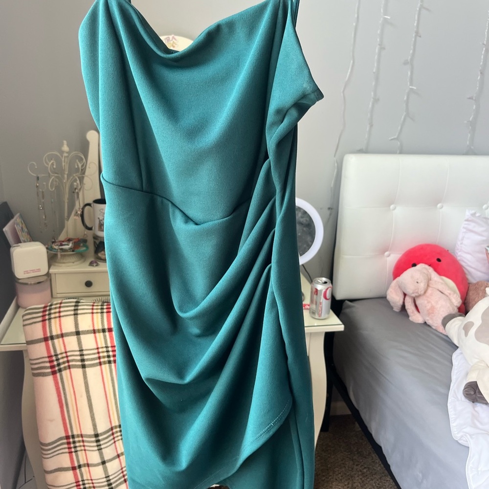 Green Cross Cross Windsor Dress